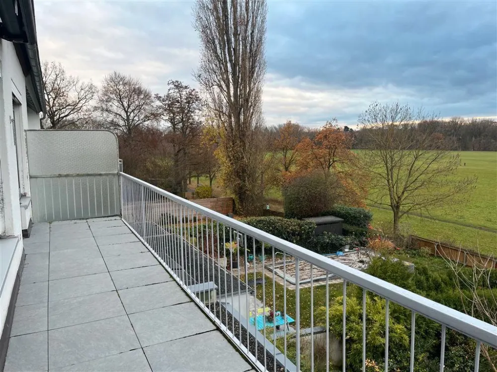 Well-maintained 2-room apartment | wonderful balcony overlooking the meadow!