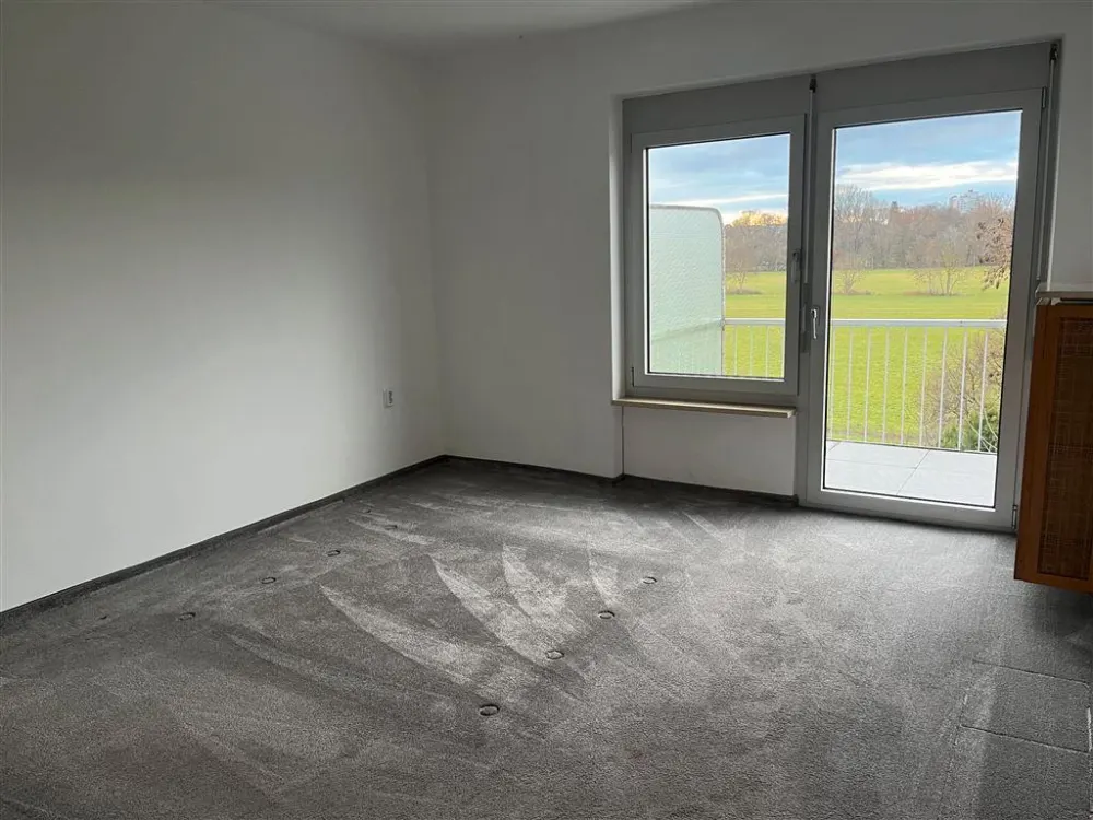 Well-maintained 2-room apartment | wonderful balcony overlooking the meadow!