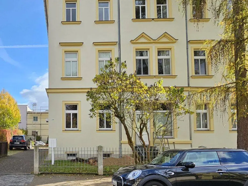 gepflegte,geräumige und voll möblierte -WG geeignete- 2 Raum Wohnung in bester Lage Dresden-Blasewitz