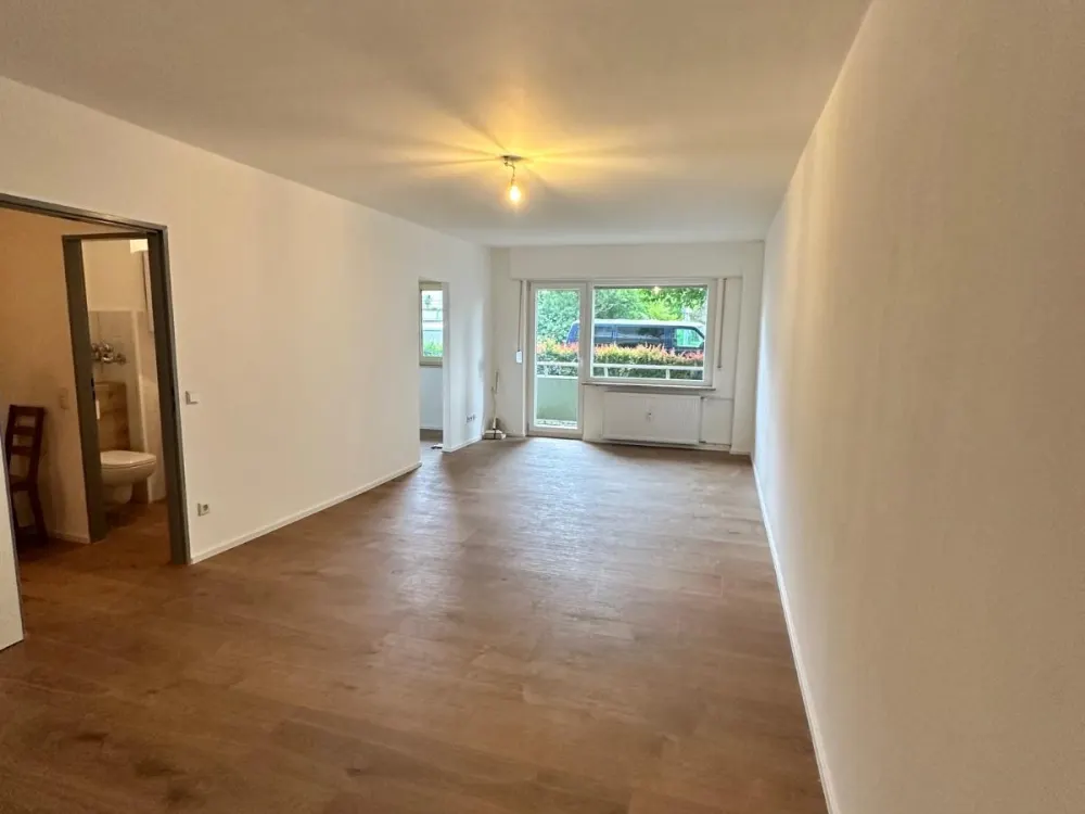 1ZKB | 41m² | renoviert | Balkon | EBK | Stellplatz | Hattersheim