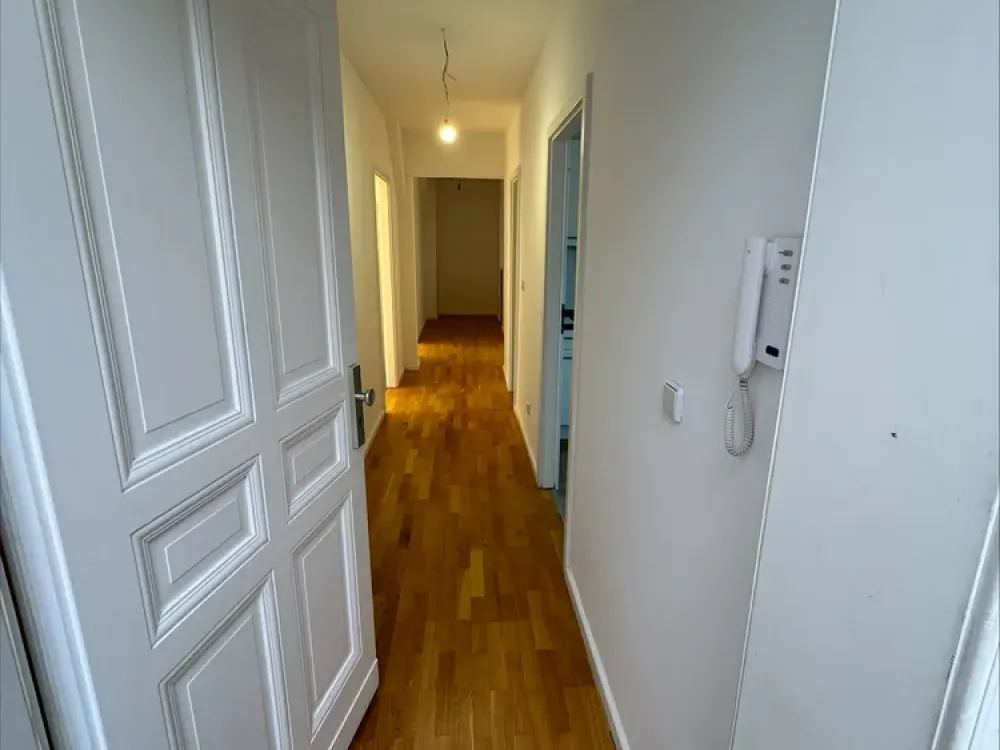 Exklusive Dachgeschosswohnung mit Dachterrasse, Erstbezug nach Sanierung