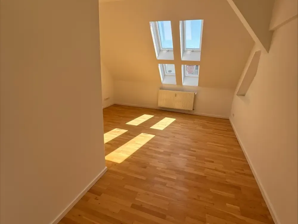 Exklusive Dachgeschosswohnung mit Dachterrasse, Erstbezug nach Sanierung