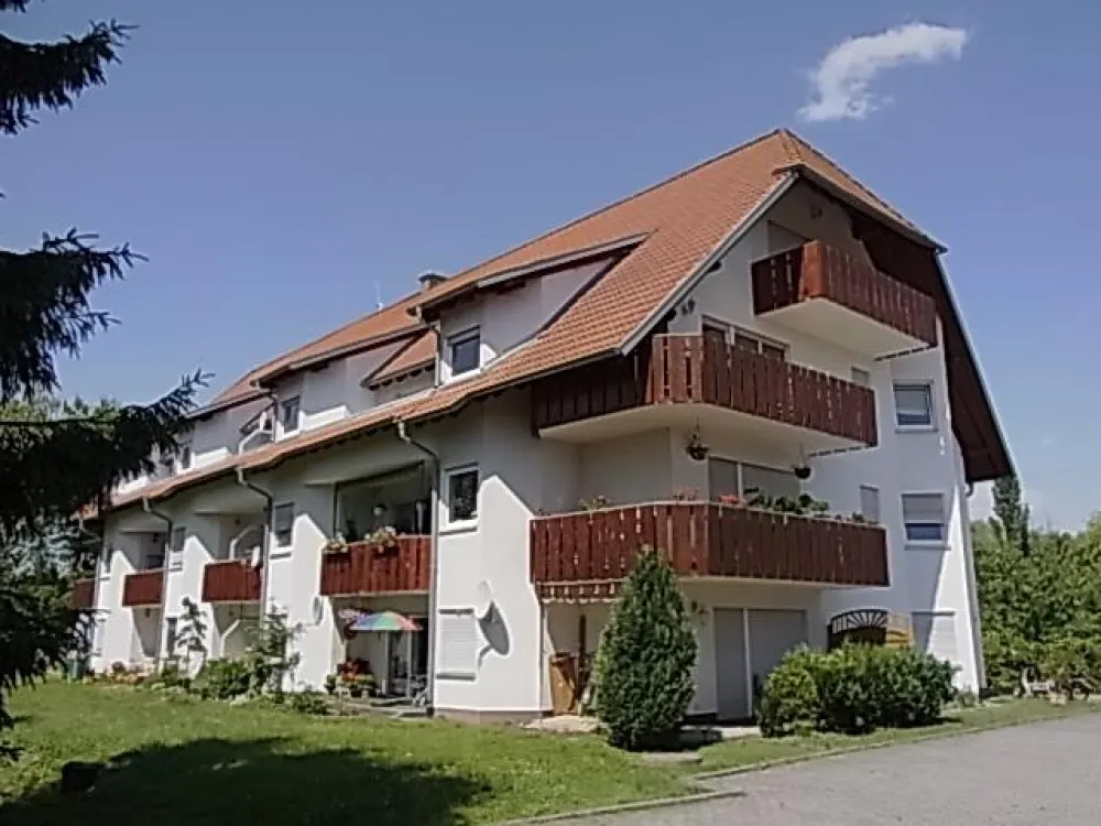 2-Raum-EG-Wg. mit Terrasse und Grünbereich, in Nempitz, ...EBK, Bad mit Fenster und Wanne, Pkw-SP