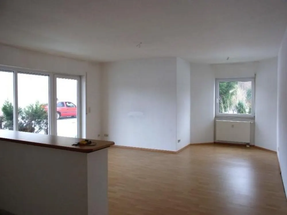 2-Raum-EG-Wg. mit Terrasse und Grünbereich, in Nempitz, ...EBK, Bad mit Fenster und Wanne, Pkw-SP