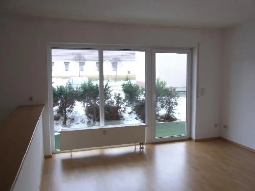 2-Raum-EG-Wg. mit Terrasse und Grünbereich, in Nempitz, ...EBK, Bad mit Fenster und Wanne, Pkw-SP