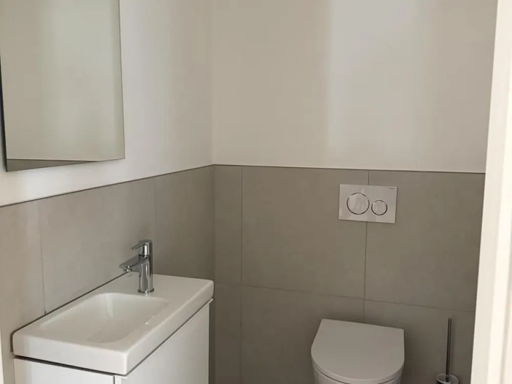 Comfort Living in a New Building with Elevator, Underground Parking and Cooling