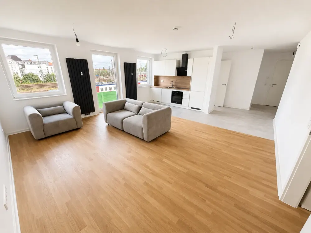 *72m² Erstbezug* 2-Zimmer-Wohnung mit EBK, Sofa, Bett & Schrank, zentrale Lage Ecke Parkallee