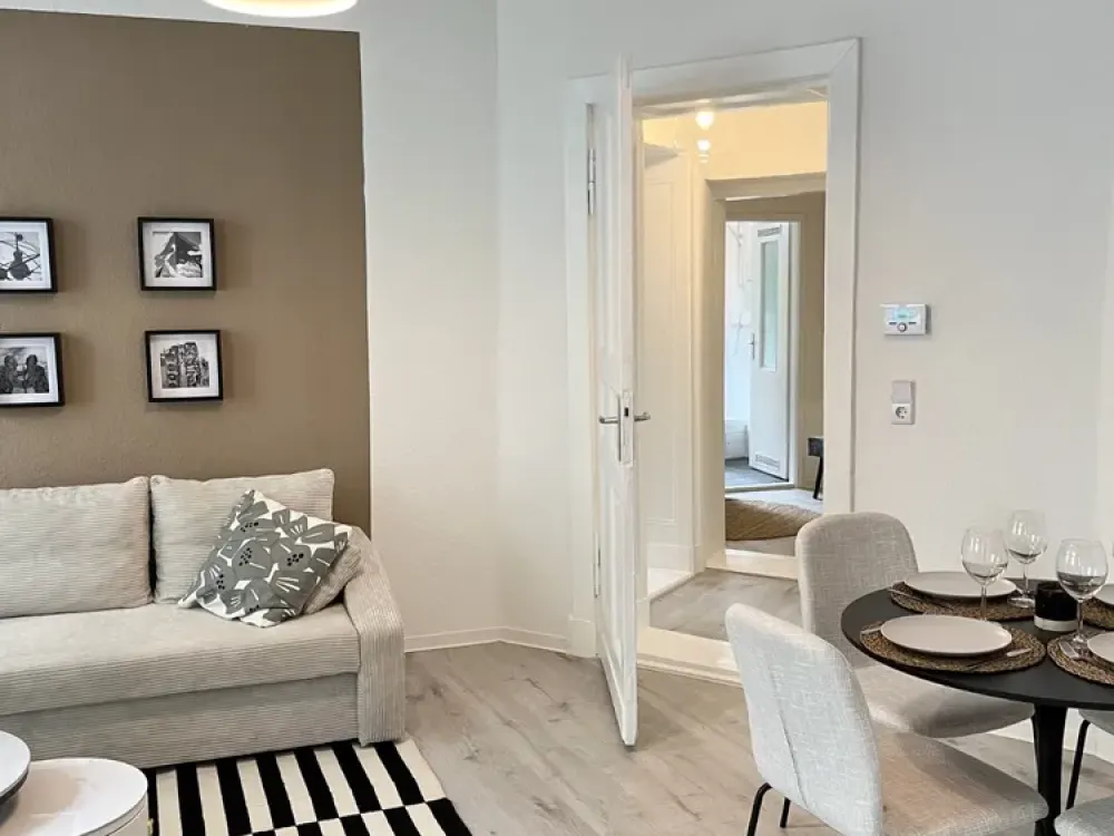 Stylish 2-Room Furnished Apartment in Vibrant Friedrichshain - Deposit Free
