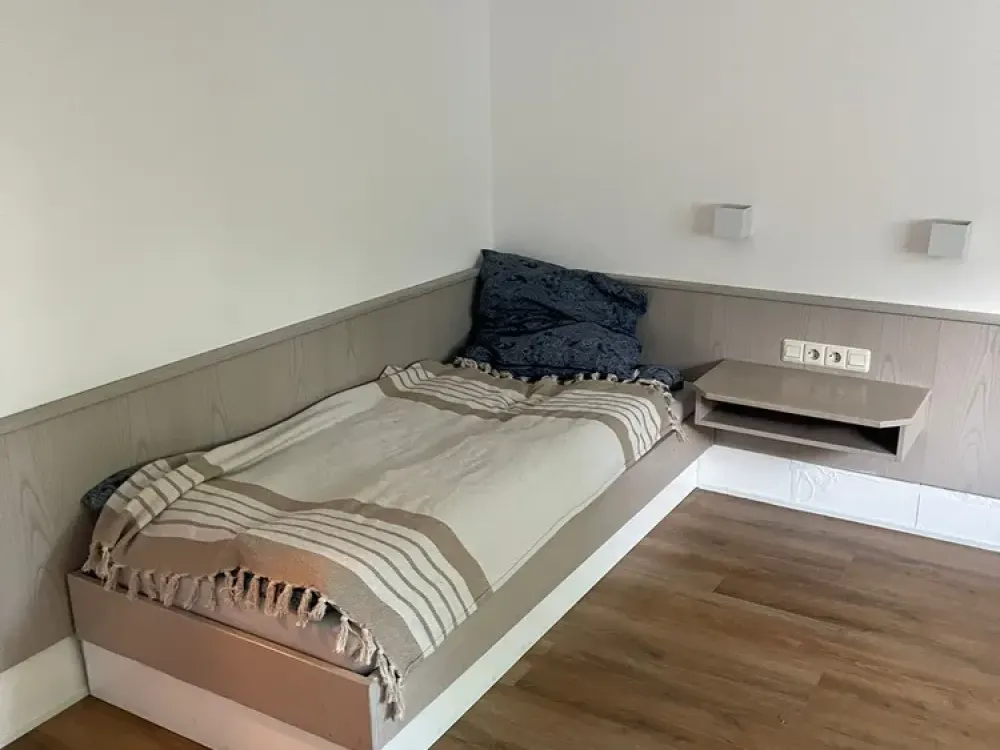 helles, möbliertes WG Zimmer in Kelsterbach - NAH AM FLUGHAFEN [511]