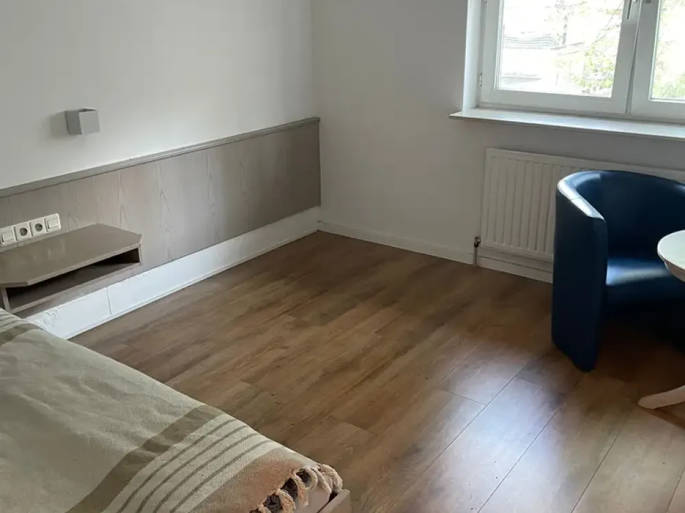 helles, möbliertes WG Zimmer in Kelsterbach - NAH AM FLUGHAFEN [511]