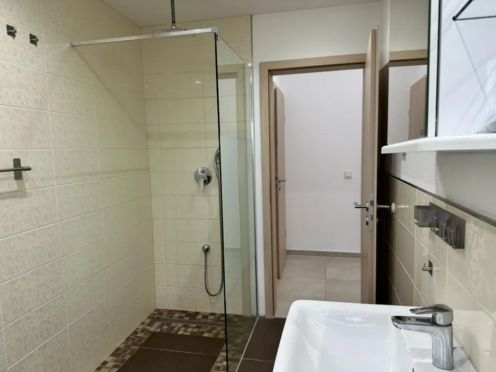 4 ZKB kernsanierte neue Wohnung