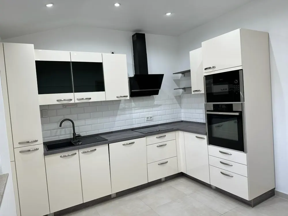 4 ZKB kernsanierte neue Wohnung