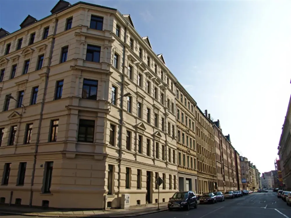 3 Raum Wohnung mit Balkon und Einbauküche