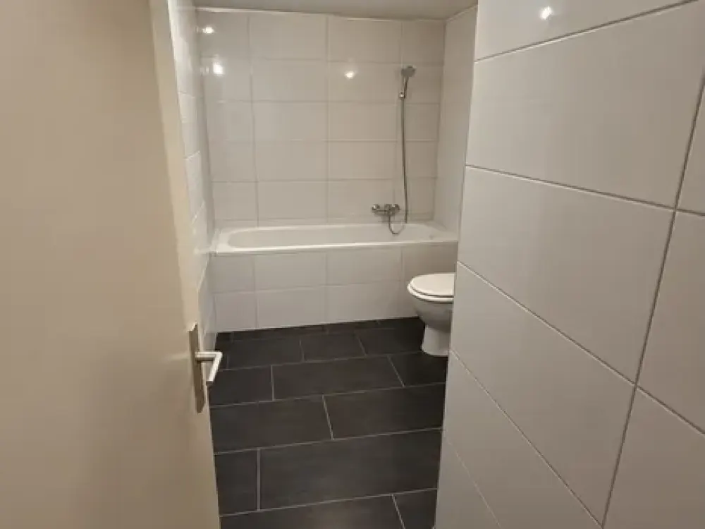 460 € - 57 m² - 2.0 rooms