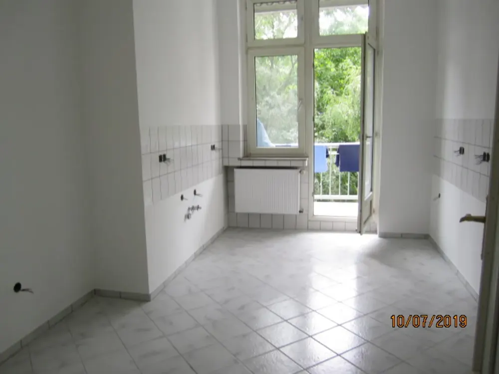 attraktive, helle Platzlage mit Grünblick