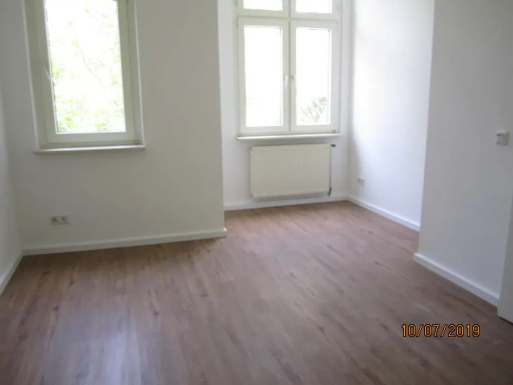 attraktive, helle Platzlage mit Grünblick