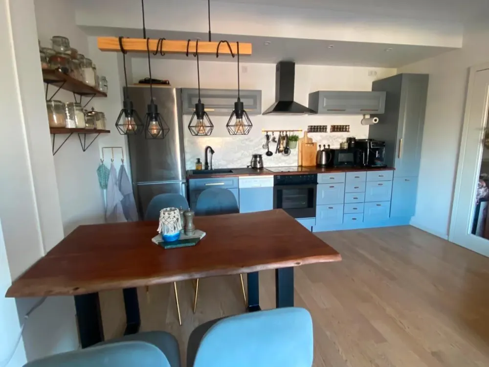 Helle & moderne Wohnung (zur Zwischenmiete oder auch langfristig)