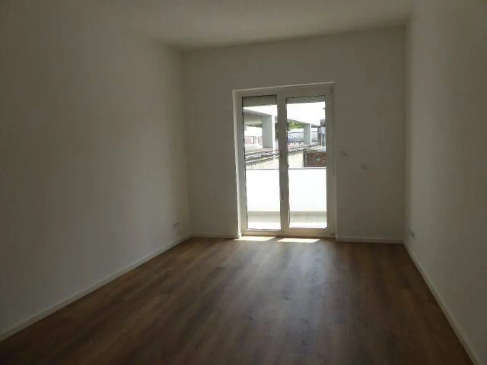 EXKLUSIV TOTALSANIERT BALKON WANNENBAD SEP. WC KOMPL. VINYL HOCHPARTERRE PKW-STELLPLÄTZE OBERBILK