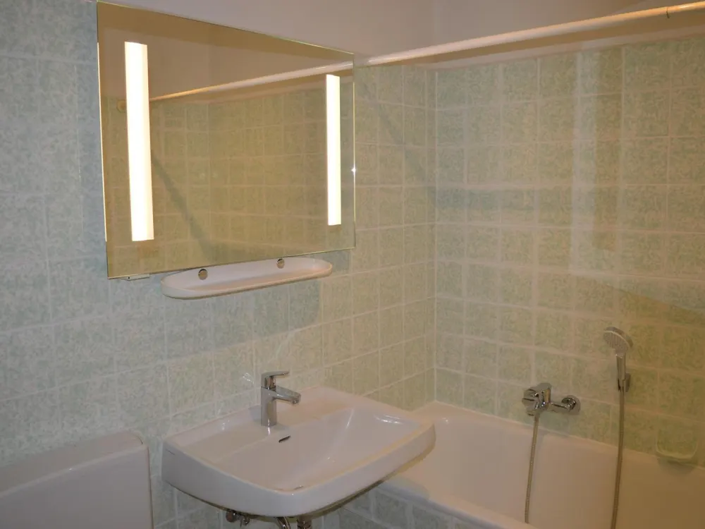 2,5 Zimmer, gut belichtet mit Balkon