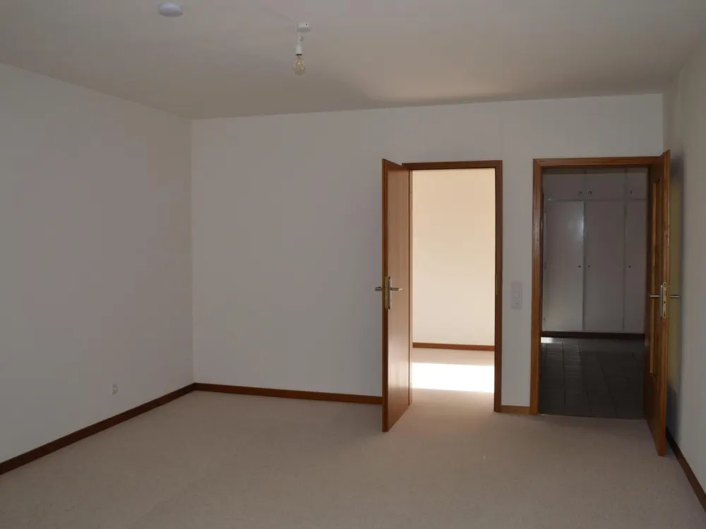 2,5 Zimmer, gut belichtet mit Balkon