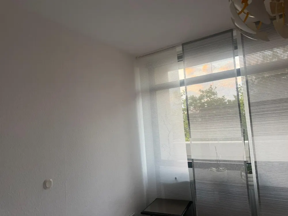 Tauch Wohnung drei Zimmer gegen zwei, bitte Lessen TAUCH