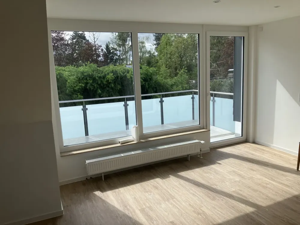 NEU Sanierte 1,5-Zimmer-Wohnung mit großer Terrasse in Schwalbach am Taunus
