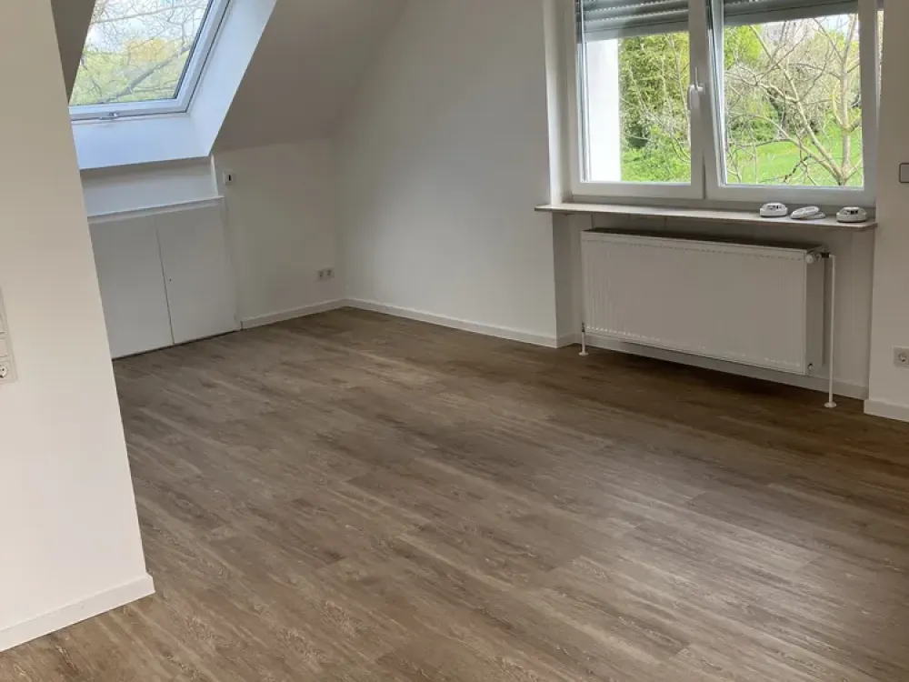 NEU Sanierte 1,5-Zimmer-Wohnung mit großer Terrasse in Schwalbach am Taunus