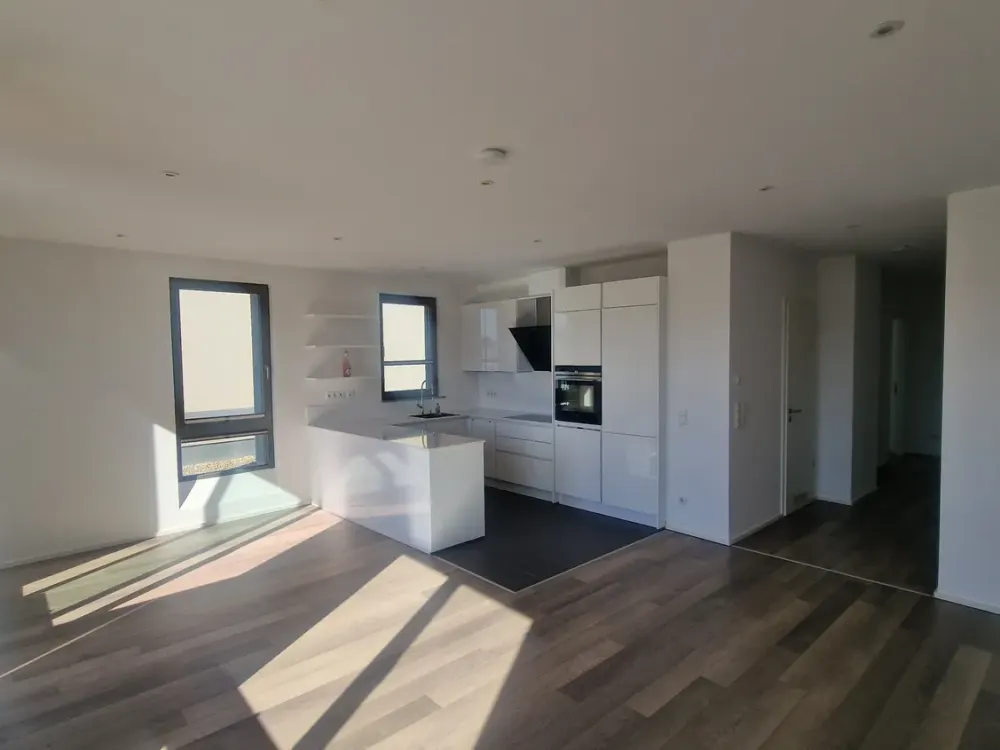 WG geeignet- Sonnenterrasse ca. 35 m²- grün - hell