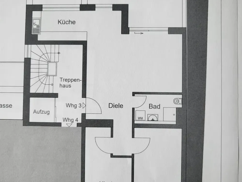Nearly New 3-Room Apartment with Large Sunny Balcony in Köln-Poll