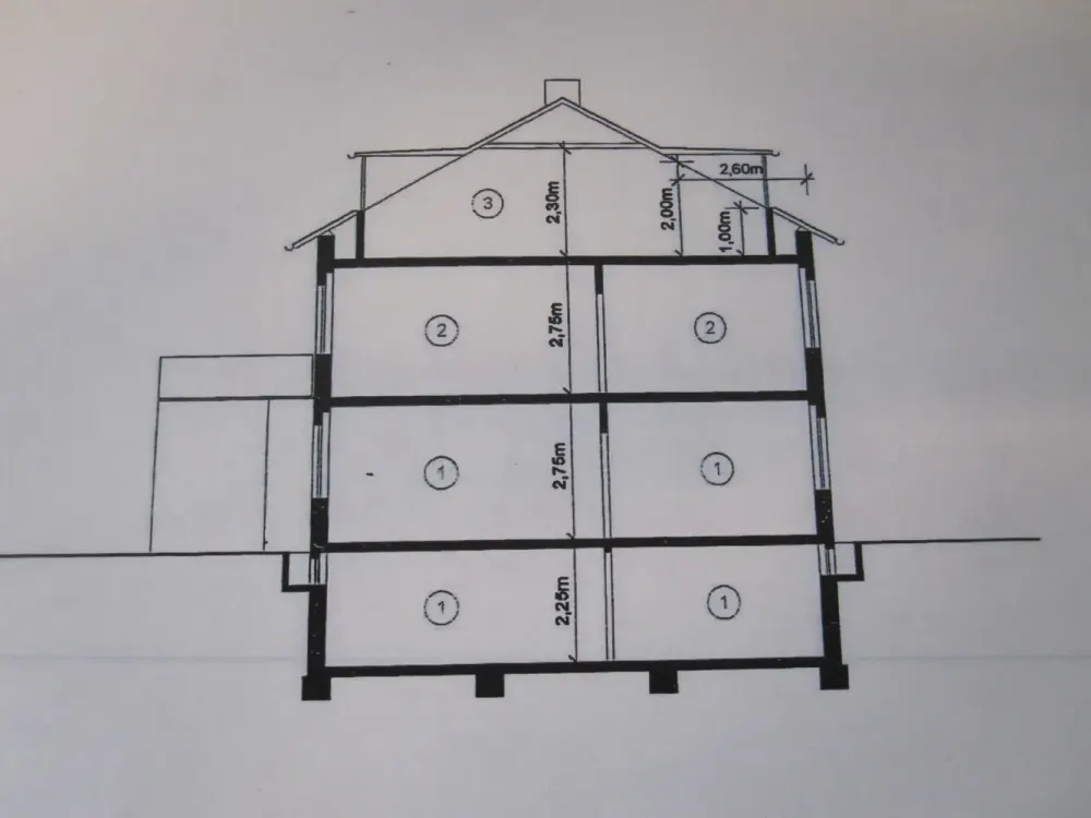 Bestwohnlage ! Große Maisonette-Mietwohnung im 1+2 OG. ca. 144 Wfl., große Terrasse u. Großgarage.