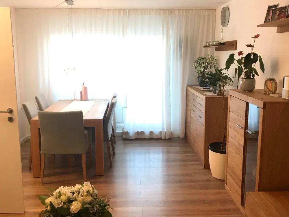 Hochwertig renovierte 3-Zimmer-Wohnung mit sonniger Terrasse