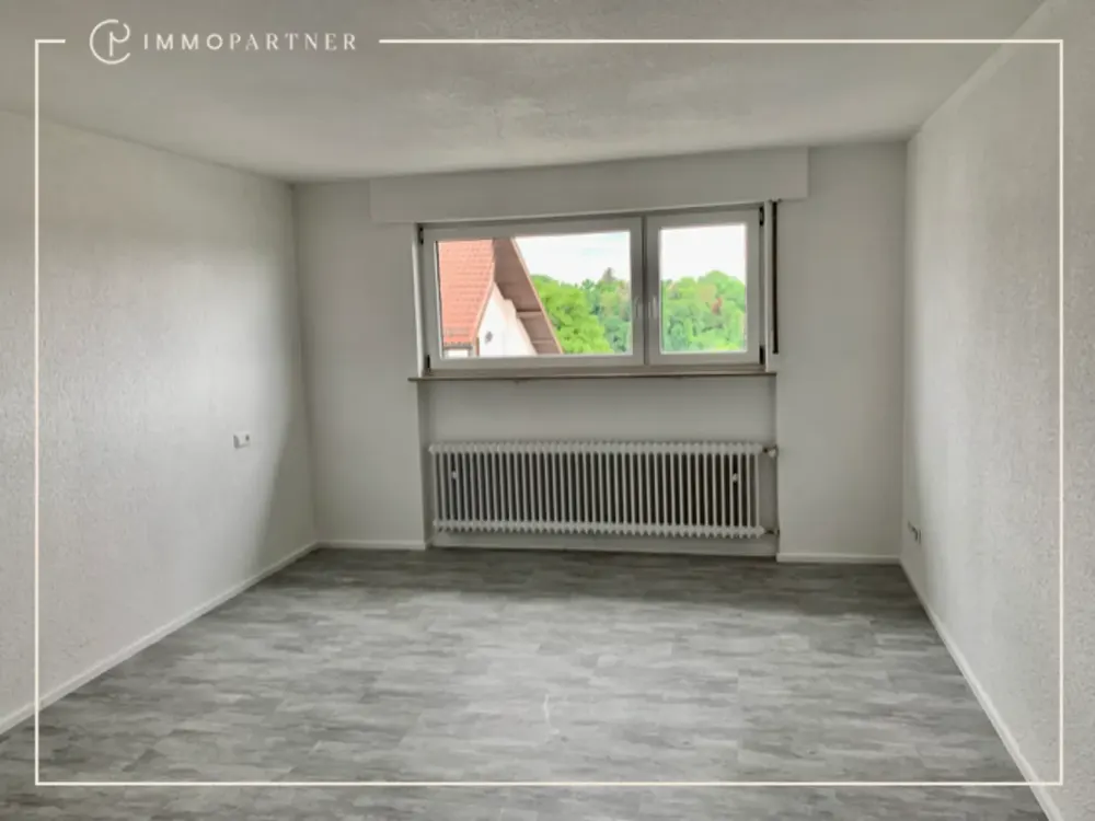 Kühle 3-Zimmer-Dachgeschosswohnung mit Balkon zur Sonnenuntergangseite