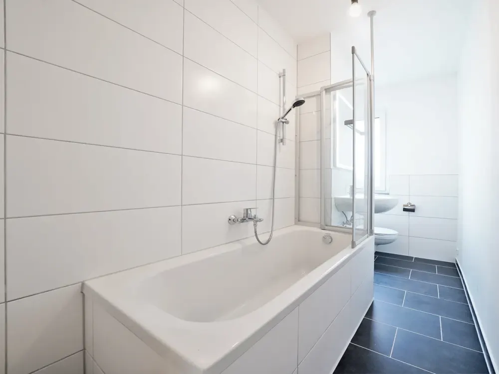 Attraktive 4-Raumwohnung mit Loggia * HP * EBK * Bad mit Wanne & Fenster * PKW-SP * ruhig * TOP *