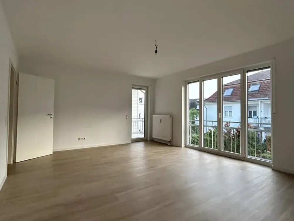 Hochwertig sanierte 3-Zimmer-Wohnung mit Balkon und TG-Stellplatz in Rodgau Nieder-Roden