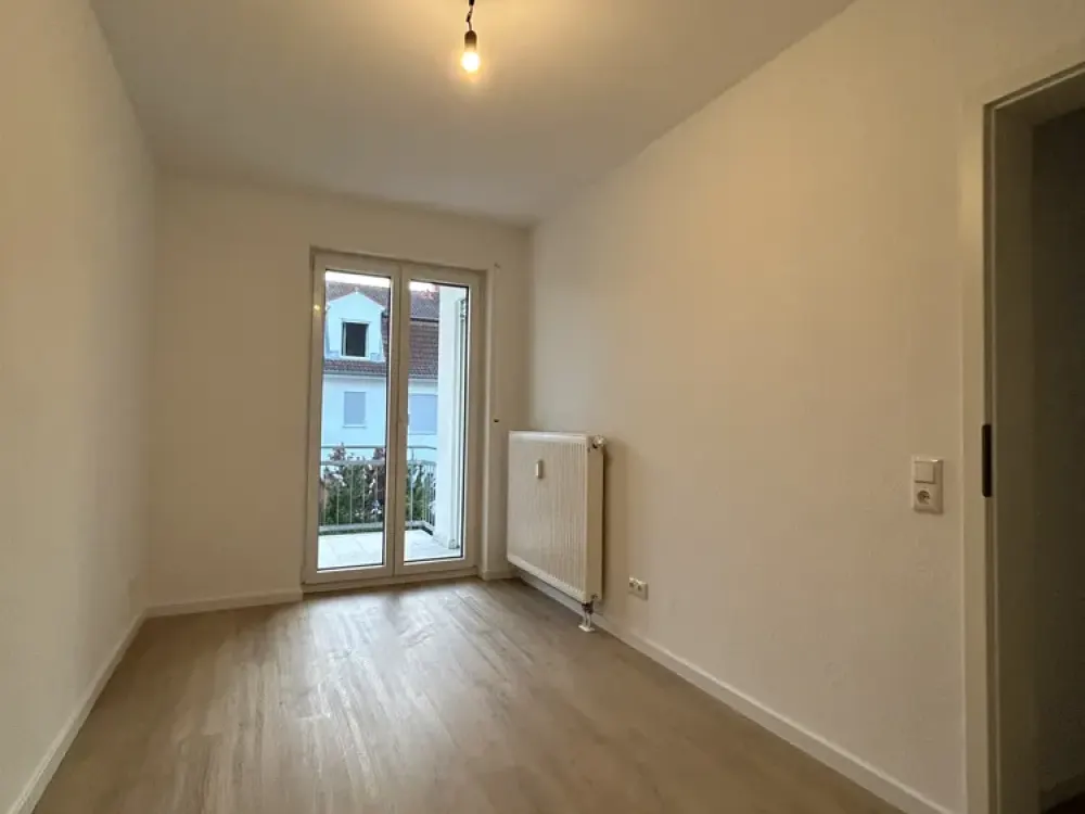 Hochwertig sanierte 3-Zimmer-Wohnung mit Balkon und TG-Stellplatz in Rodgau Nieder-Roden