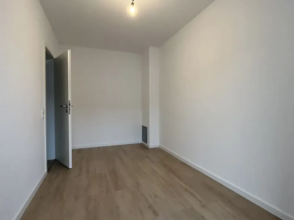 Hochwertig sanierte 3-Zimmer-Wohnung mit Balkon und TG-Stellplatz in Rodgau Nieder-Roden