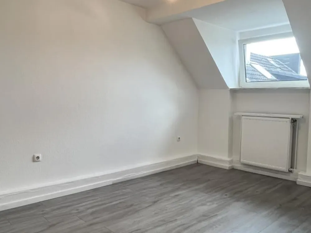 *** Großzügig geschnittenes 3-Zimmer-Dachgeschoß-Apartment - hell und freundlich ***