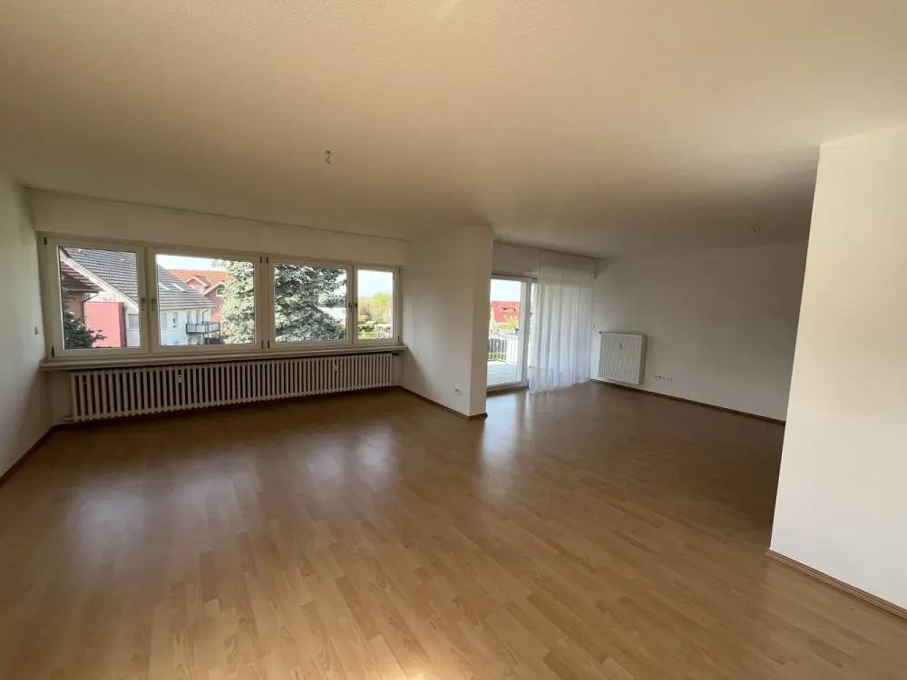 Lichtdurchflutete 3,5 Zimmer Wohnung mit Balkon in Paderborn