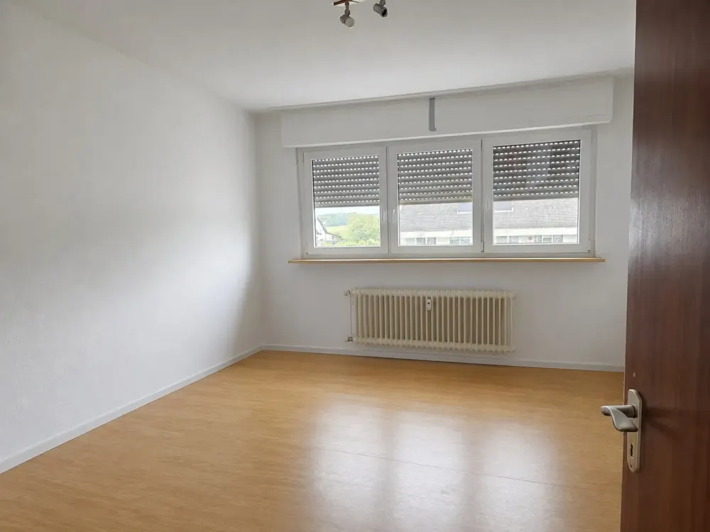 Wohnen mit Charakter: 3-Zimmer- DG- Wohnung in Jügesheim