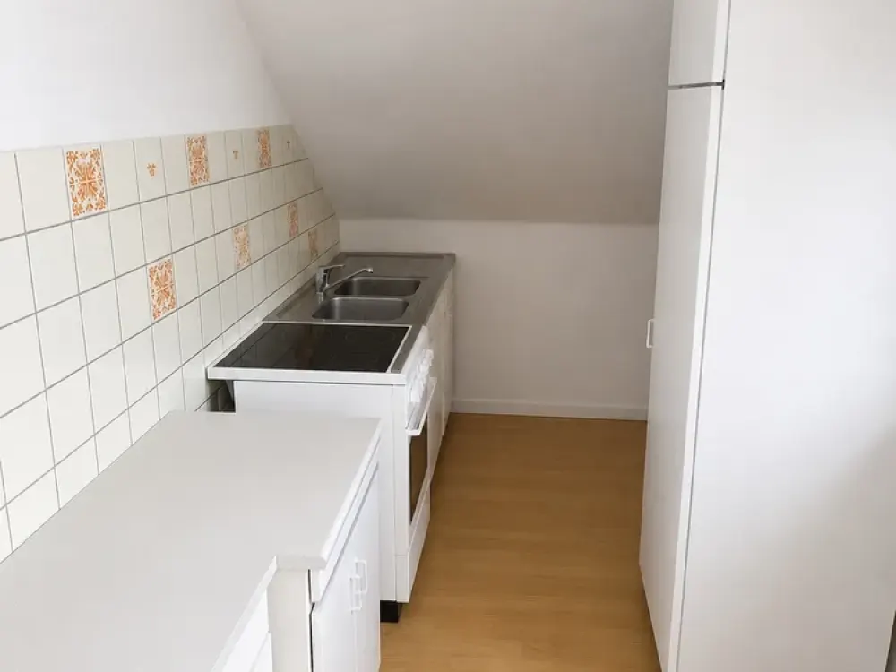 Wohnen mit Charakter: 3-Zimmer- DG- Wohnung in Jügesheim