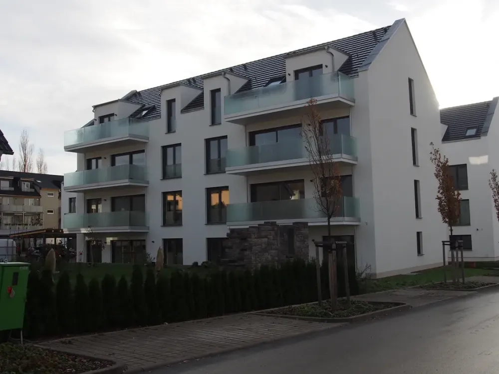 Moderne 4-Zimmer Wohnung mit Balkon im 2.OG