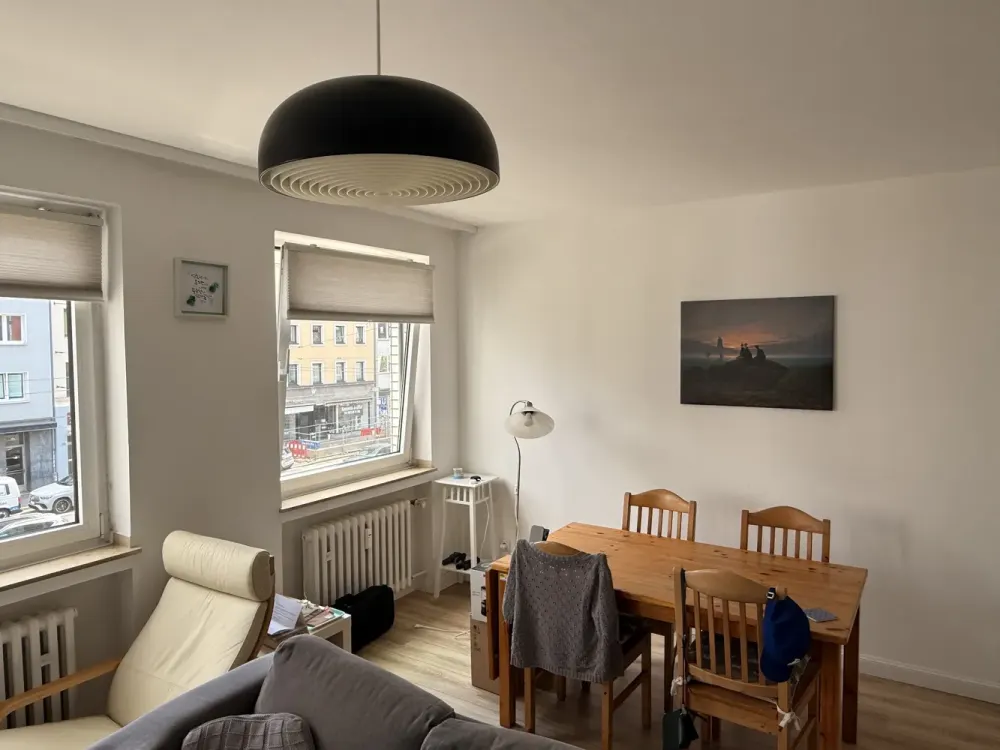 Helle 2-Zimmer-Wohnung mit Loggia in D-Pempelfort!