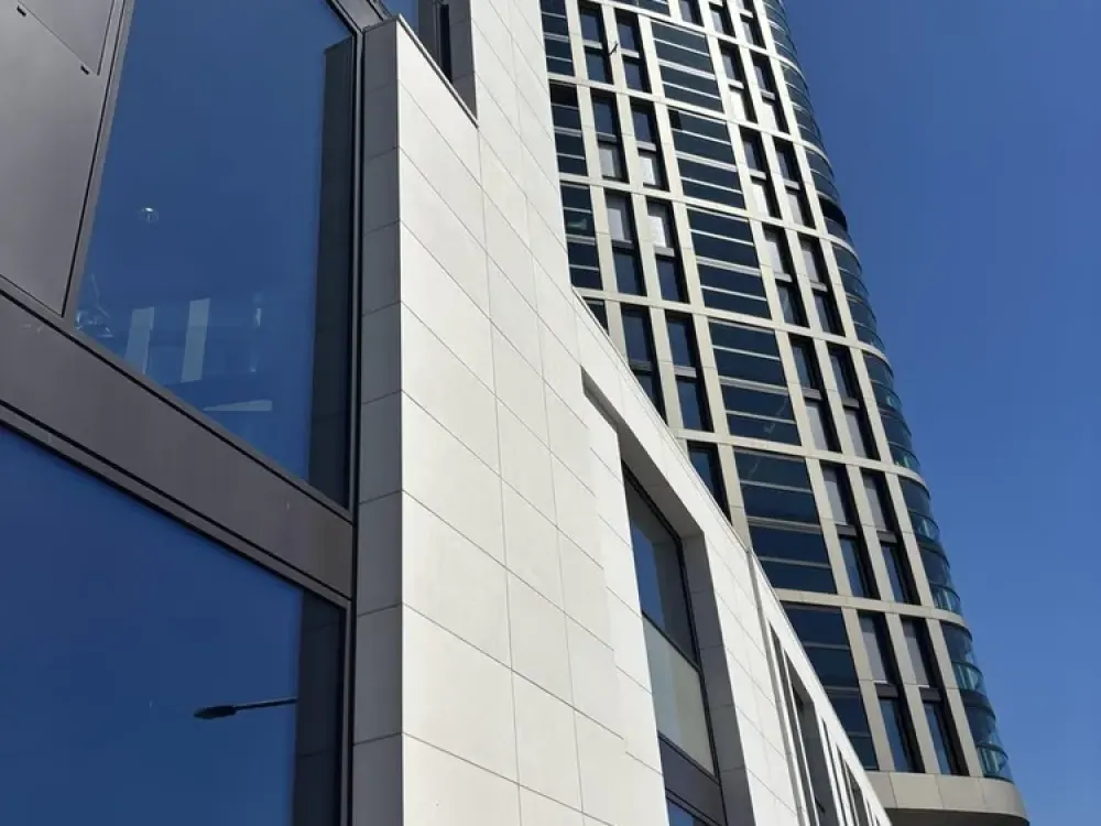 شقة فاخرة مع تبريد نشط، لوجيا وتراس على السطح - حي Hafenpark