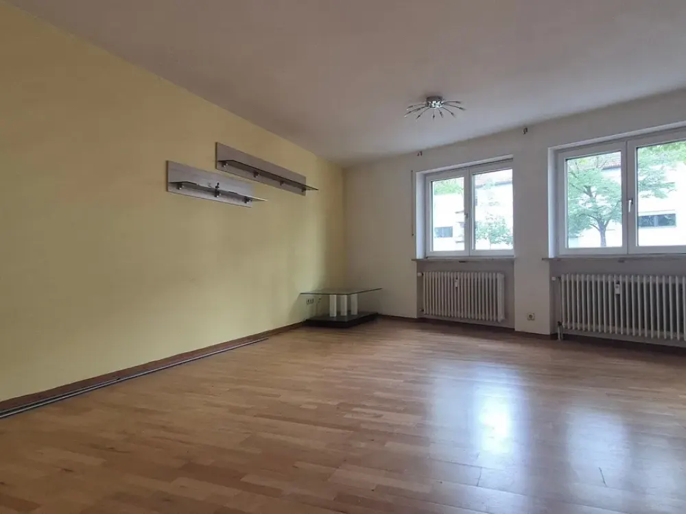 Ausgestattete 3-Zimmer-Wohnung in Top-Lage mit Duplex-Garage & Einbauküche