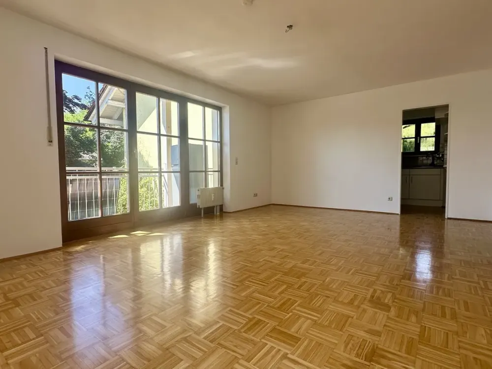 Beautiful 3-Room Apartment with South-Facing Balcony in Trudering, Munich
