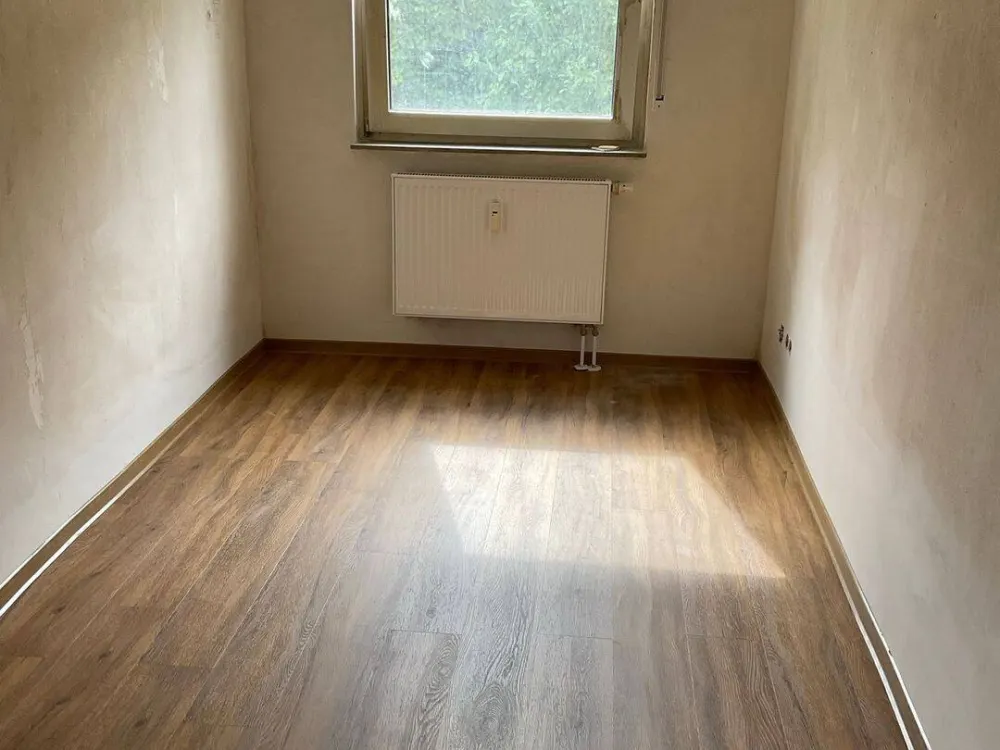 Helle 3,5-Zimmer-Wohnung mit Loggia in Eckenheim zu vermieten