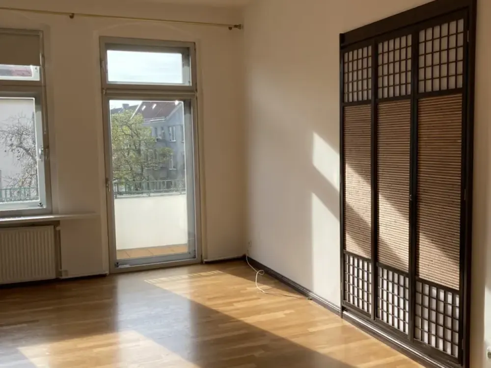 Gemütliche 4-Zimmer-Wohnung mit zwei großen Balkonen in Berlin Reinickendorf