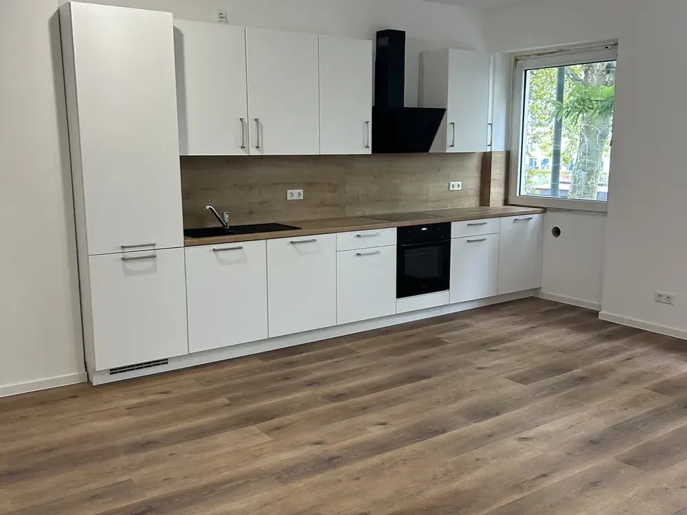 Very bright fully renovated pretty 2-room apartment in Düsseltal