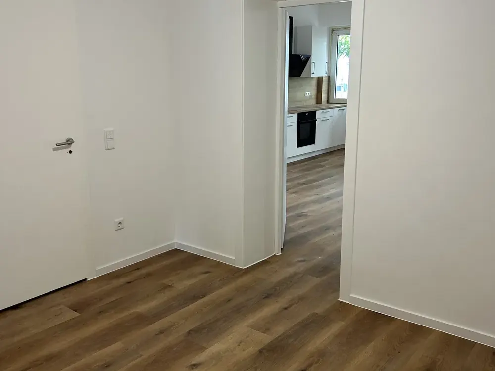 Very bright fully renovated pretty 2-room apartment in Düsseltal
