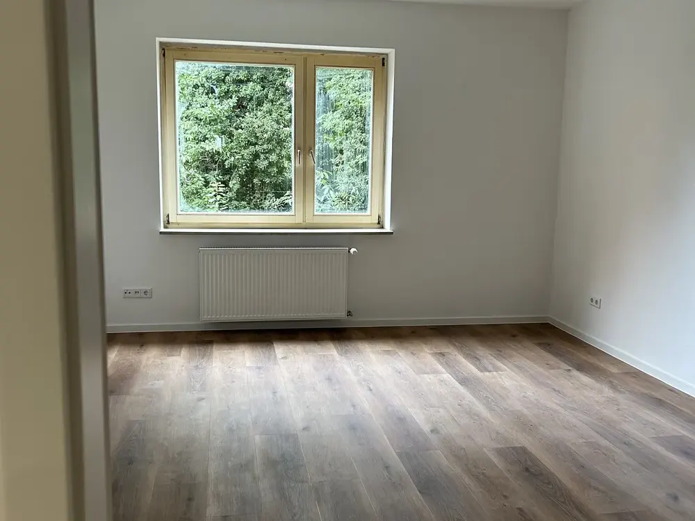 Very bright fully renovated pretty 2-room apartment in Düsseltal